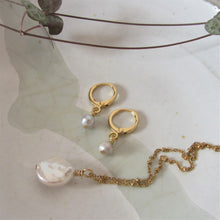 Load image into Gallery viewer, White Pearl Huggies