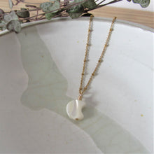 Load image into Gallery viewer, Mother Of Pearl Moon Necklace