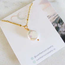 Load image into Gallery viewer, Full Moon Pearl Necklace