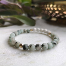 Load image into Gallery viewer, Kiwi Jasper Essential Oil Diffuser Bracelet