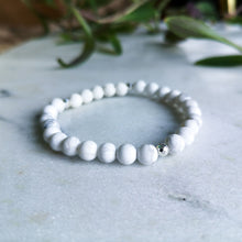 Load image into Gallery viewer, Howlite Essential Oil Diffuser Bracelet