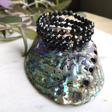 Load image into Gallery viewer, Black Shell Essential Oil Diffuser Bracelet